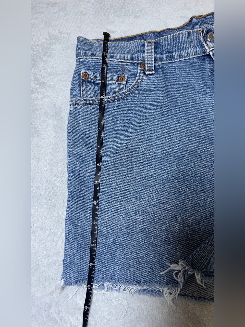 Levi’s Classic High-Waist Blue Denim Shorts - Picture 7 of 11